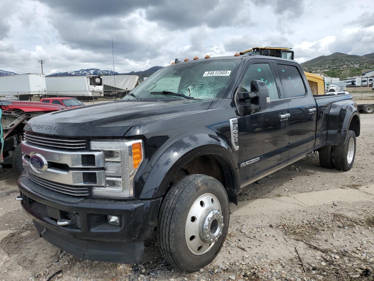 2019 Ford F-450 XL, VIN 1FT8W4DT2KEF39920 — Side