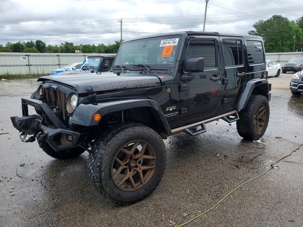2017 Jeep Wrangler Unlimited Sahara, VIN 1C4BJWEG1HL558478 — Front end