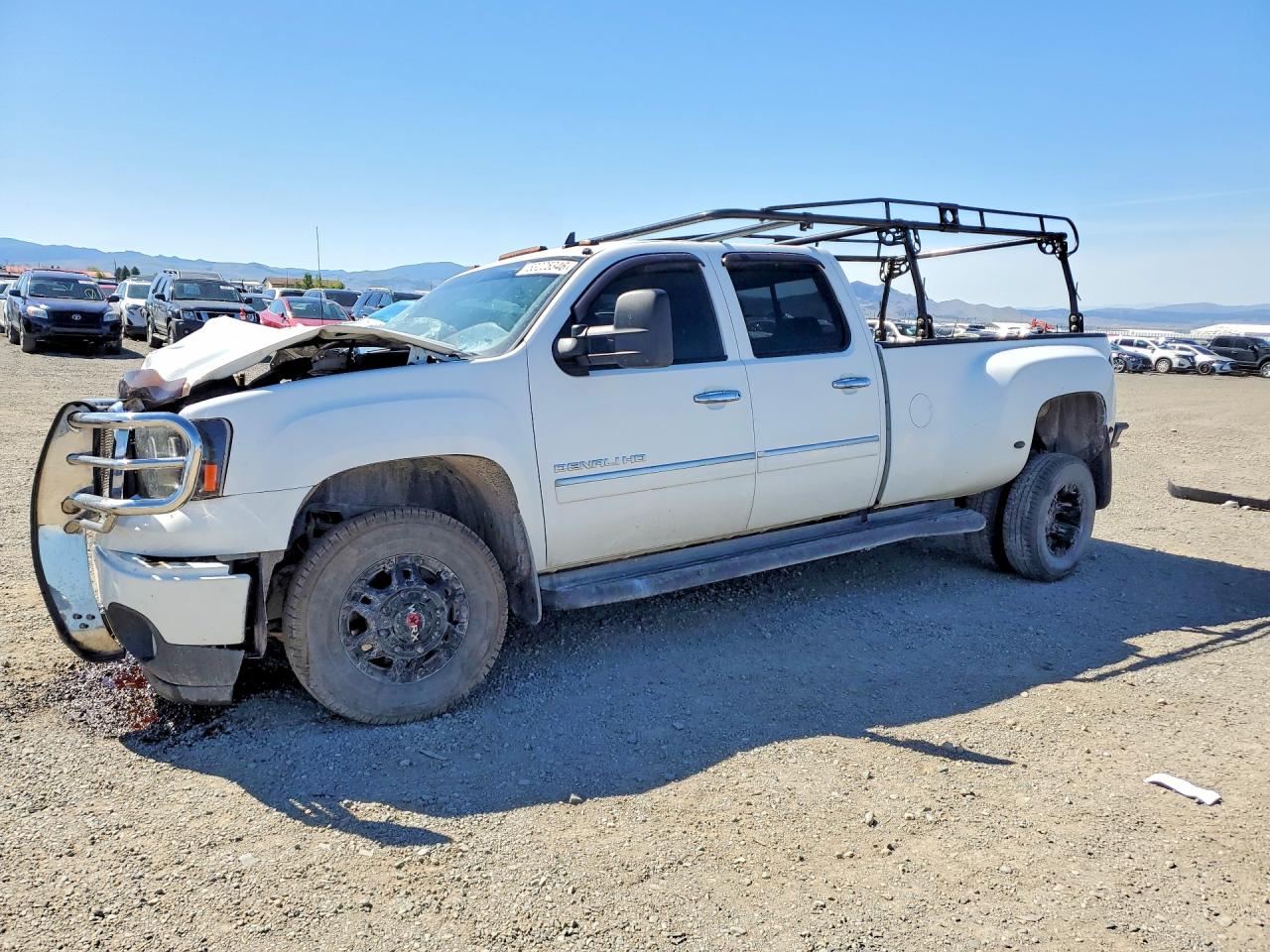 2011 GMC Sierra 3500HD DRW Denali, VIN 1GT426C85BF150251 — Front end