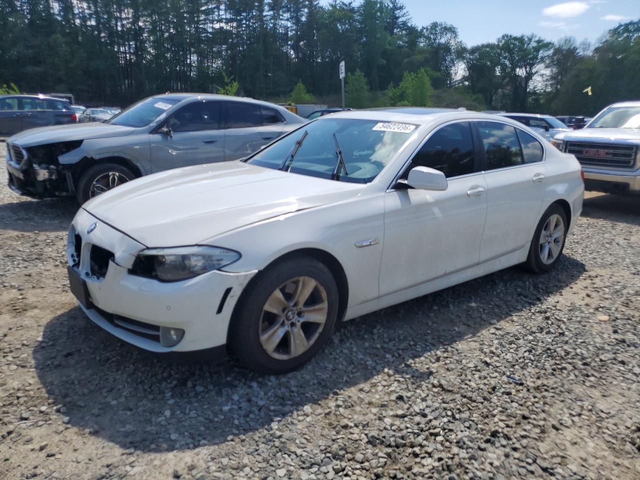 2013 BMW 5 Series 528i xDrive, VIN WBAXH5C54DD112565 — Мелкие вмятины и царапины