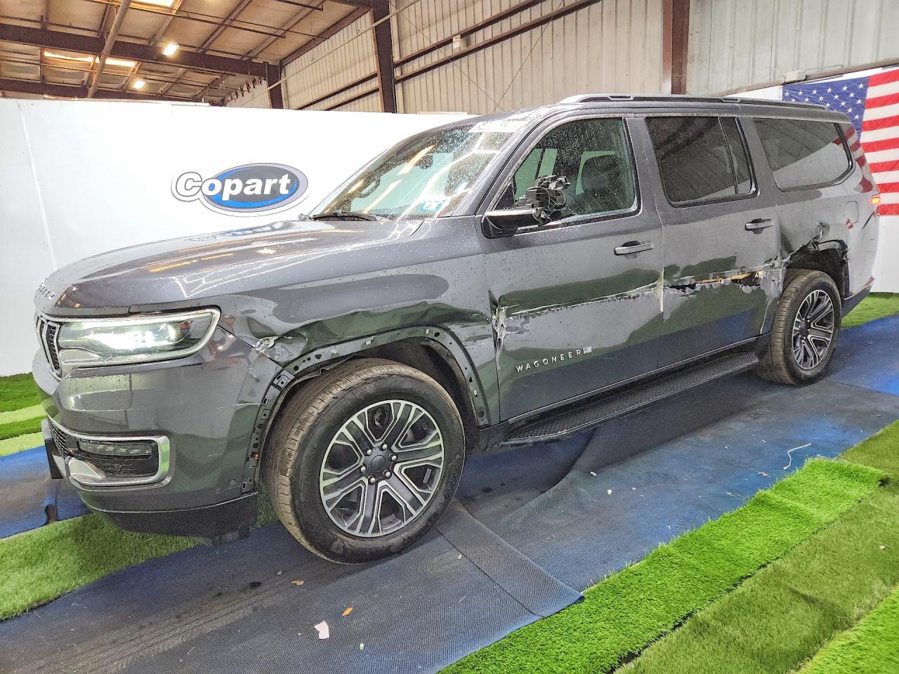 2024 Jeep Wagoneer Series II, VIN 1C4SJSBP3RS172780 — Бок