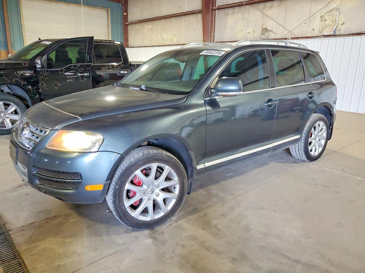 2007 Volkswagen Touareg, VIN WVGZB77L17D056537 — Minor dents and scratches