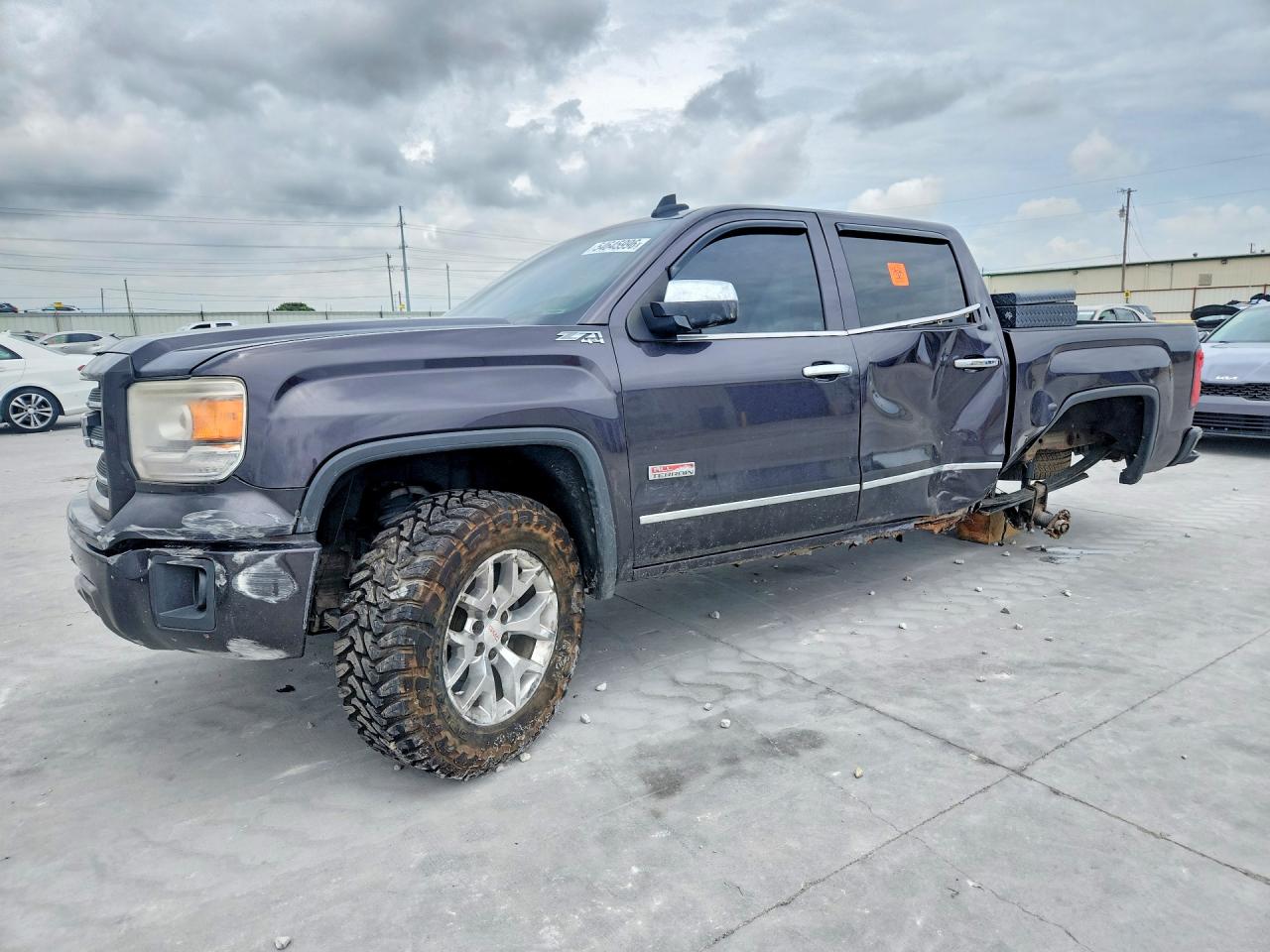 2015 GMC Sierra 1500 SLE, VIN 3GTU2UEC8FG132093 — Side