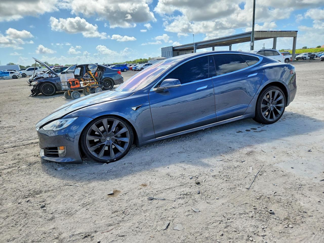 2019 Tesla Model S 75D, VIN 5YJSA1E28KF305109 — Front end