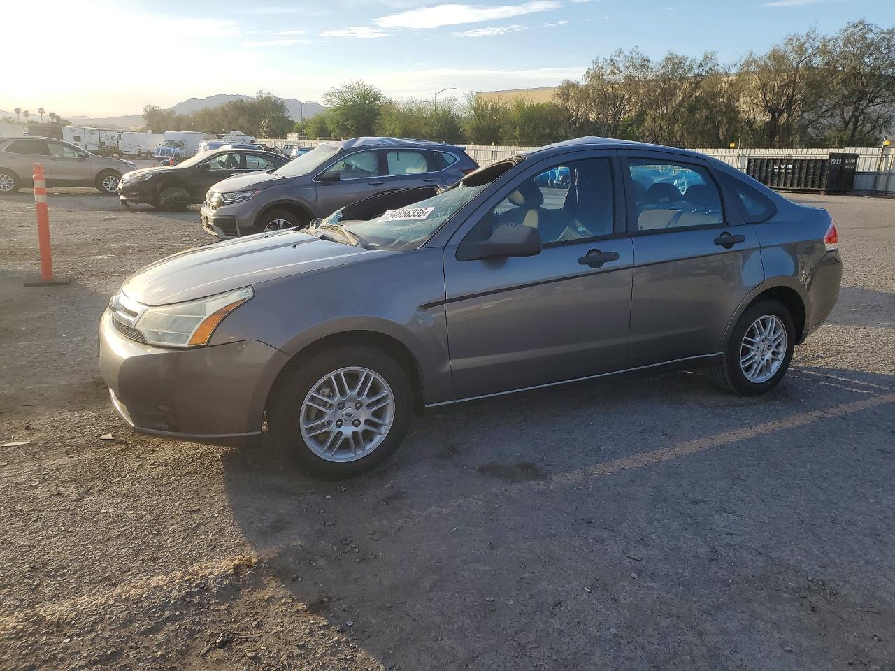 2010 Ford Focus SE, VIN 1FAHP3FN2AW292077 — Крыша