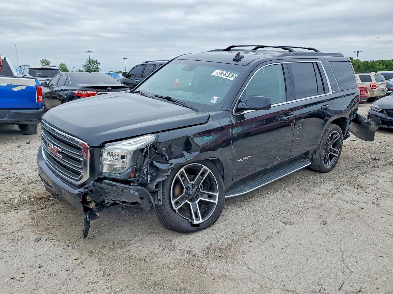 2019 GMC Yukon SLT, VIN 1GKS2BKC9KR345990 — Front end