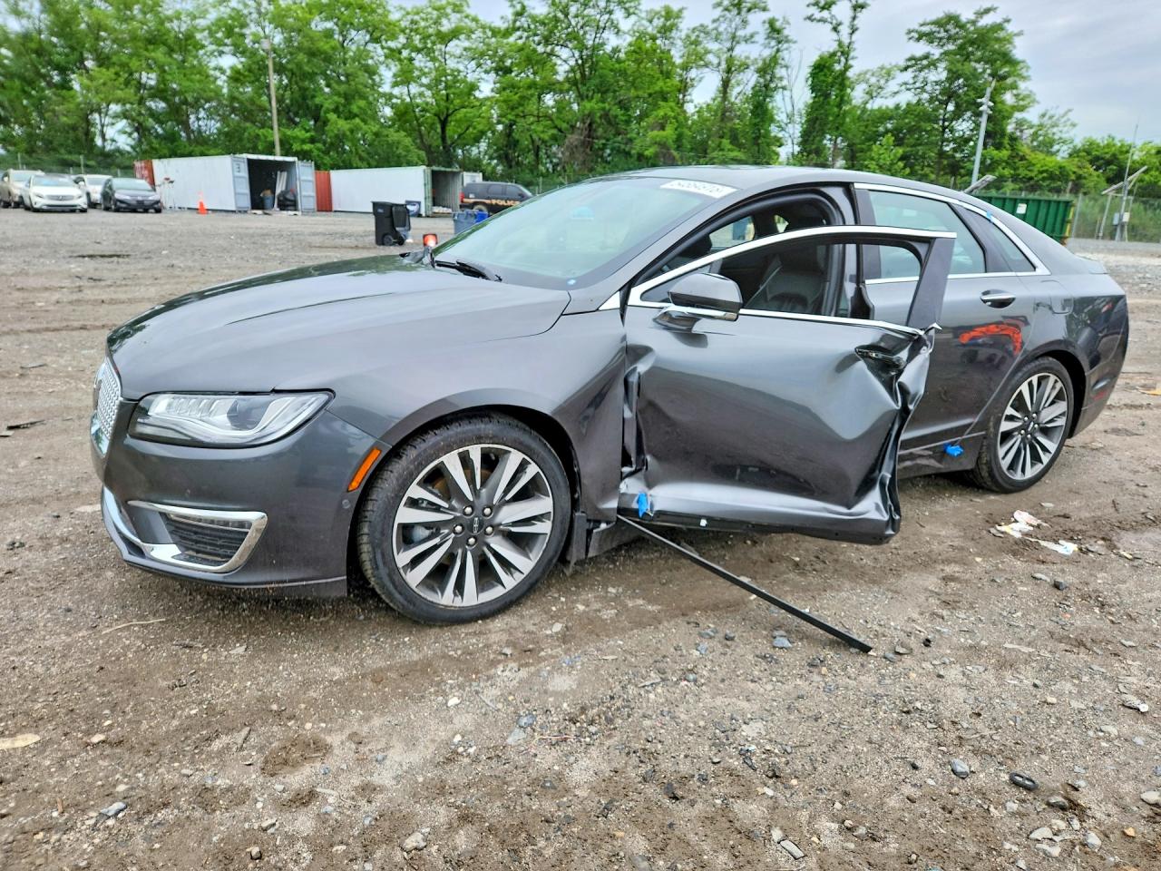 2020 Lincoln MKZ Reserve, VIN 3LN6L5F95LR618869 — Side