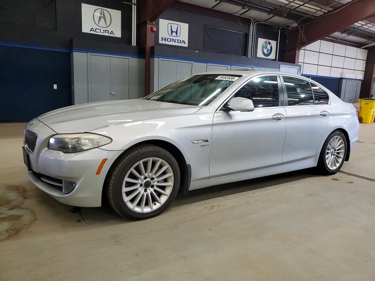 2011 BMW 5 Series 535i xDrive, VIN WBAFU7C55BC876270 — Minor dents and scratches