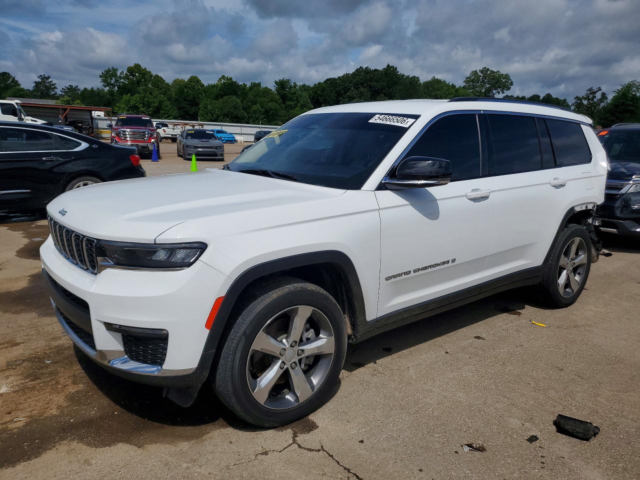 2022 Jeep Grand Cherokee Limited, VIN 1C4RJJBG5N8528887 — Rear end
