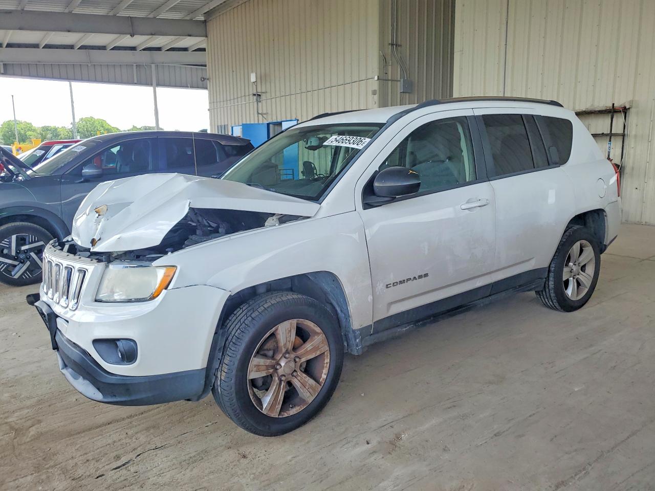 2012 Jeep Compass Latitude, VIN 1C4NJCEB1CD542543 — Front end