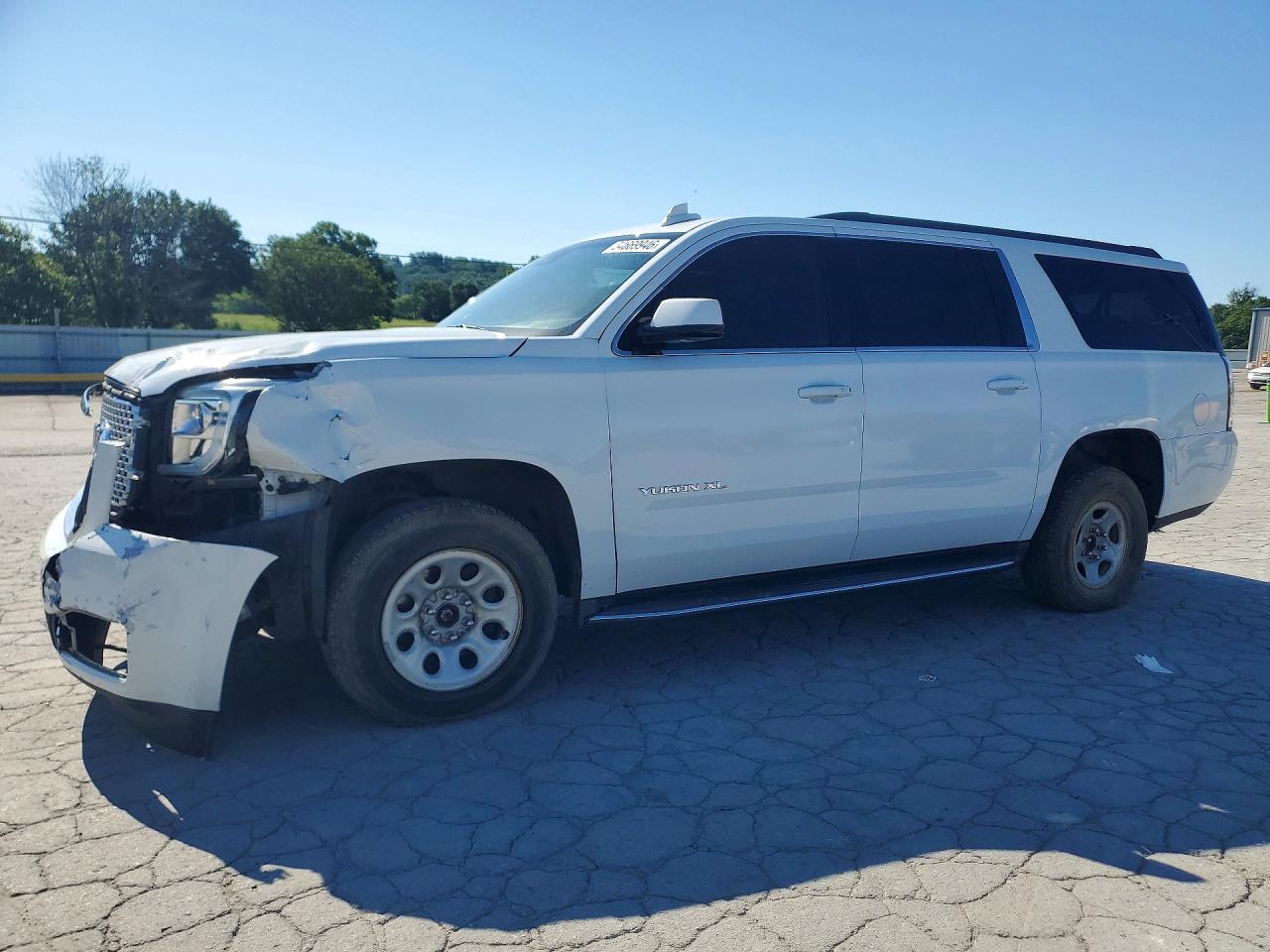2016 GMC Yukon XL SLT, VIN 1GKS2GKC6GR269407 — Front end
