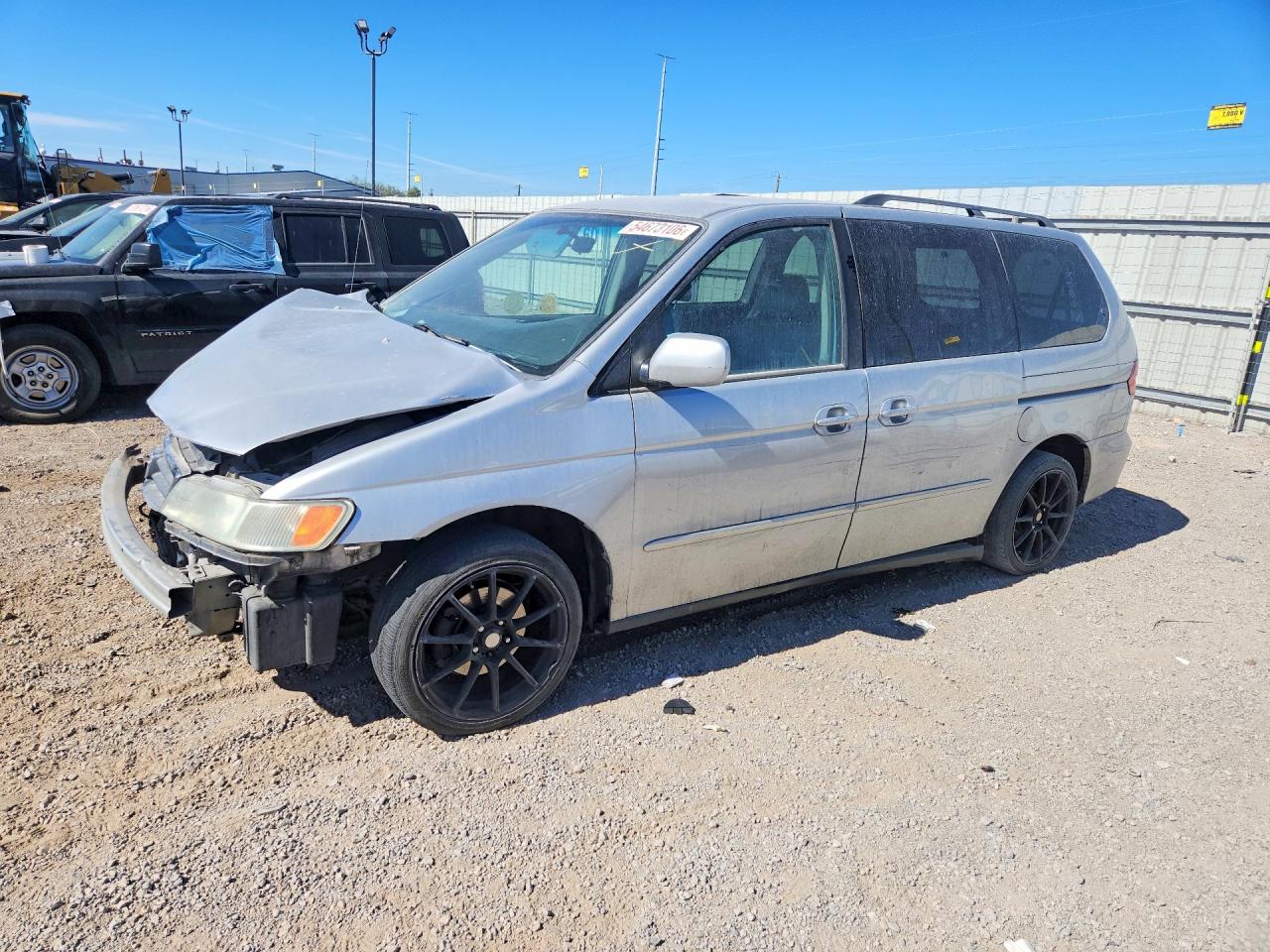 2003 Honda Odyssey EX-L, VIN 5FNRL18043B131639 — Front end