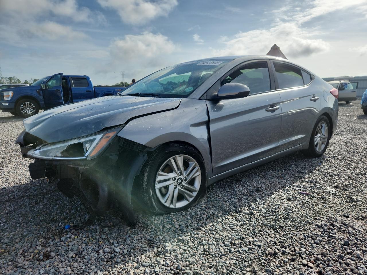 2019 Hyundai Elantra SEL, VIN KMHD84LFXKU872646 — Front end