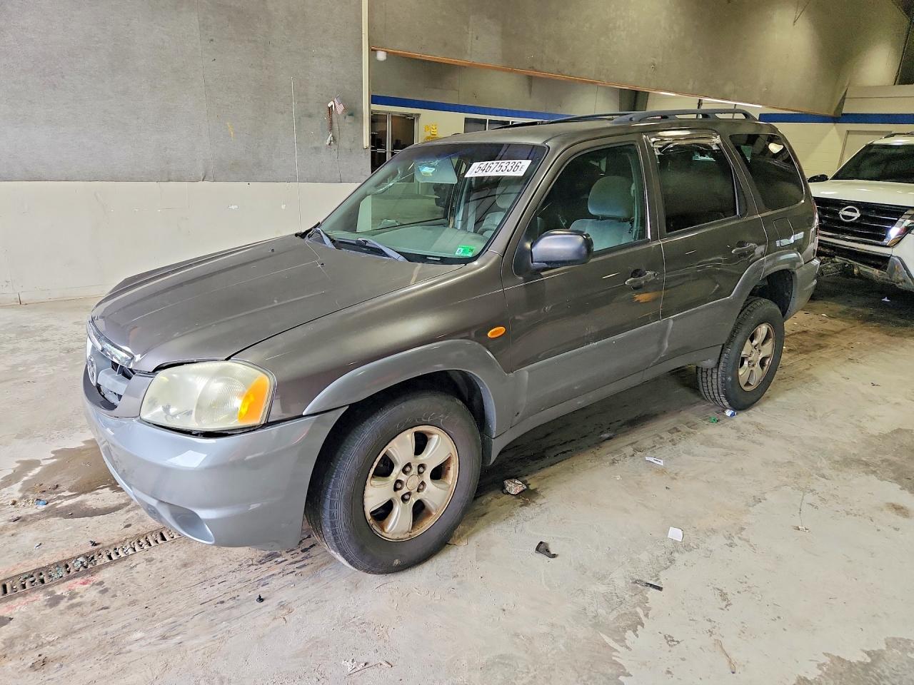 2002 Mazda Tribute LX, VIN 4F2YU09102KM28791 — Перед