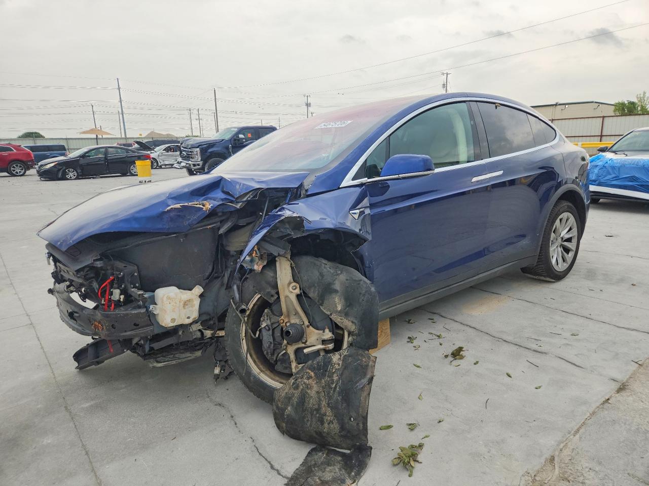 2017 Tesla Model X 90D, VIN 5YJXCAE20HF038217 — Front end