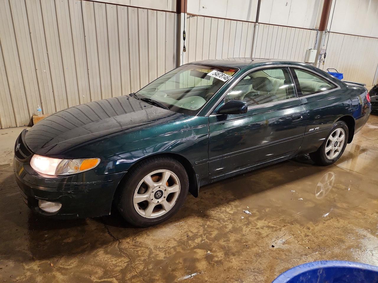 2000 Toyota Solara SLE, VIN 2T1CF28P4YC388702 — Front end