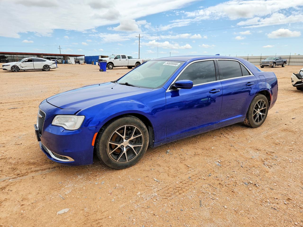 2020 Chrysler 300 Touring, VIN 2C3CCAAG1LH189560 — Перед