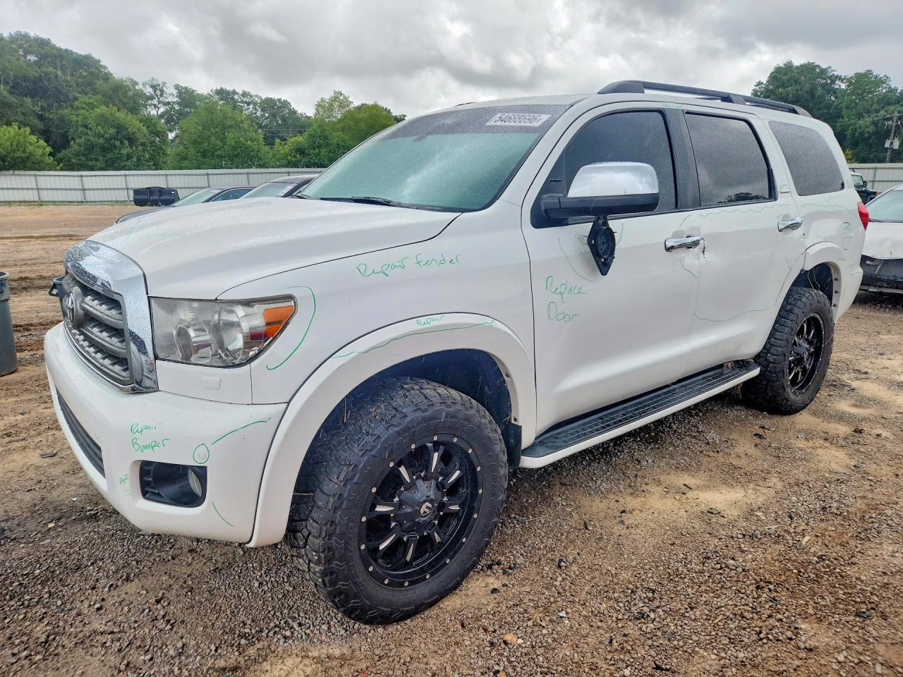 2015 Toyota Sequoia Limited, VIN 5TDKY5G15FS058320 — Перед