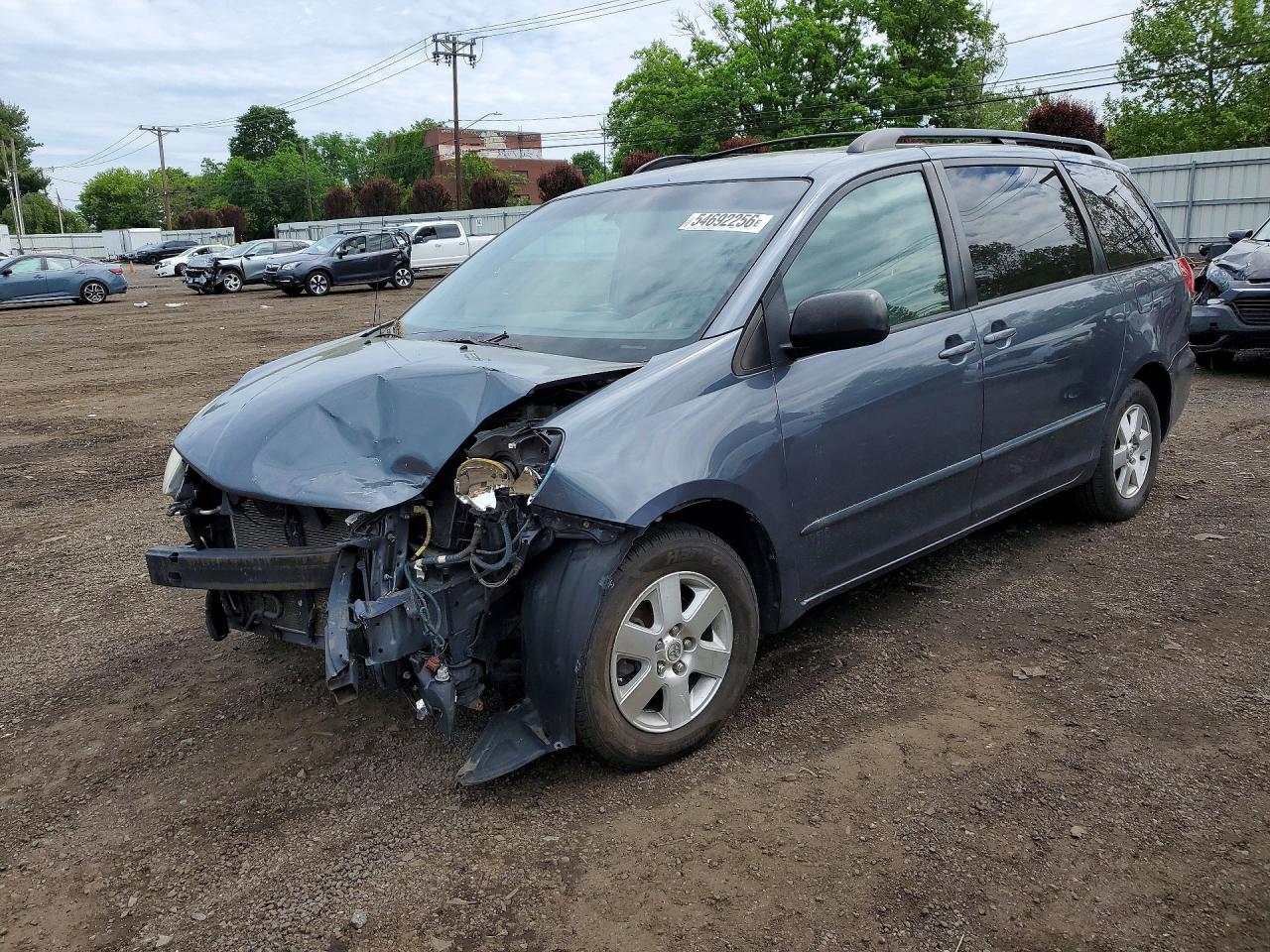 2007 Toyota Sienna LE, VIN 5TDZK23C97S087259 — Front end