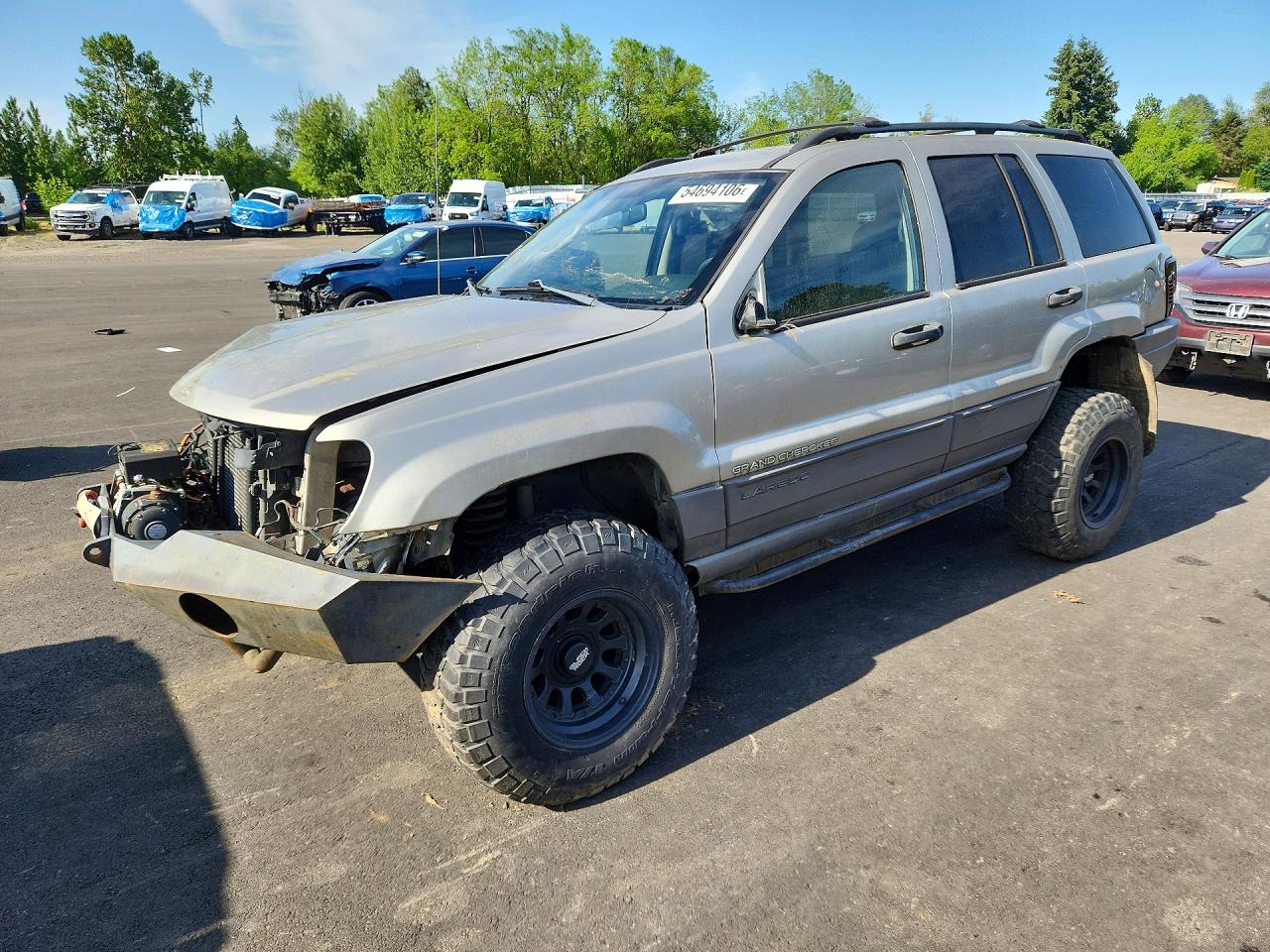 2004 Jeep Grand Cherokee Laredo, VIN 1J4GW48S64C133922 — Front end