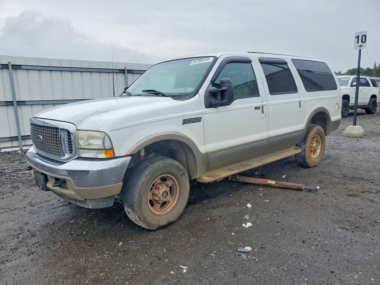 2002 Ford Excursion Limited, VIN 1FMNU43S42EA14290 — Undercarriage