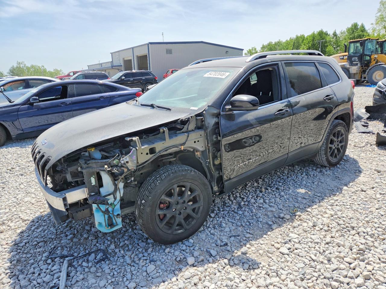 2017 Jeep Cherokee Latitude, VIN 1C4PJLCBXHW535422 — Front end