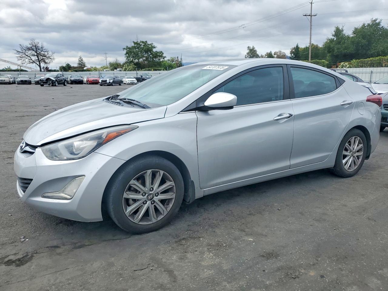 2015 Hyundai Elantra Limited, VIN KMHDH4AE9FU230905 — Rear end