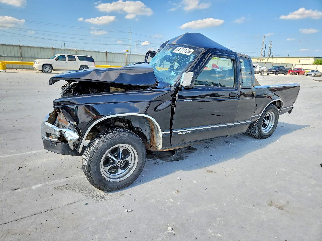1991 Chevrolet S-10, VIN 1GCCS19Z9M2262866 — Front end