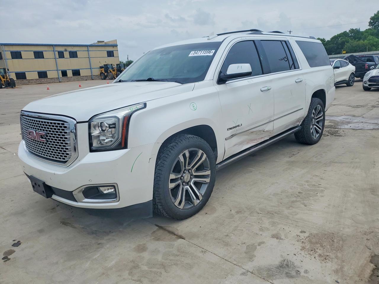 2017 GMC Yukon XL Denali, VIN 1GKS2HKJ8HR339057 — Side