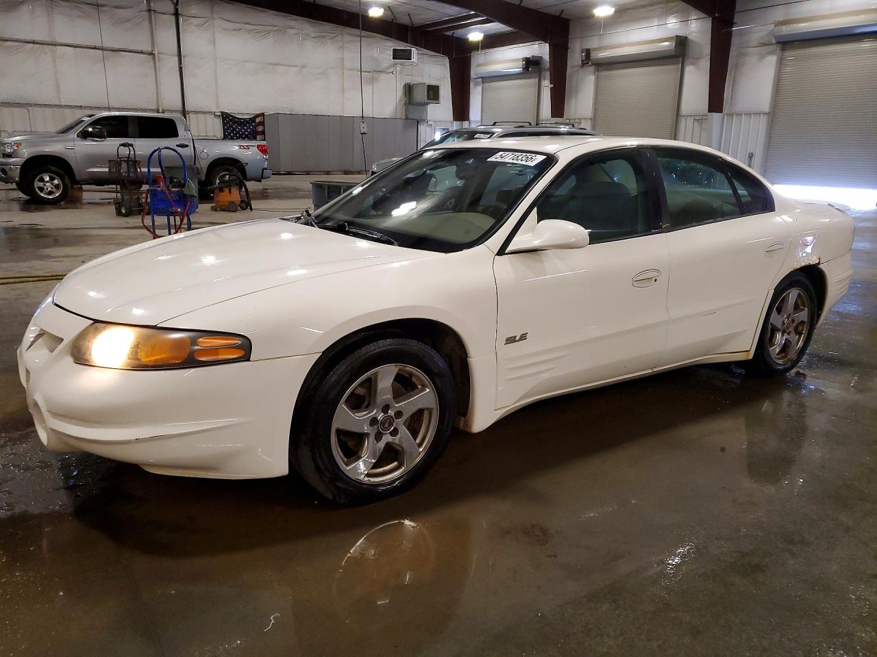 2003 Pontiac Bonneville SLE, VIN 1G2HY54K834169074 — Front end