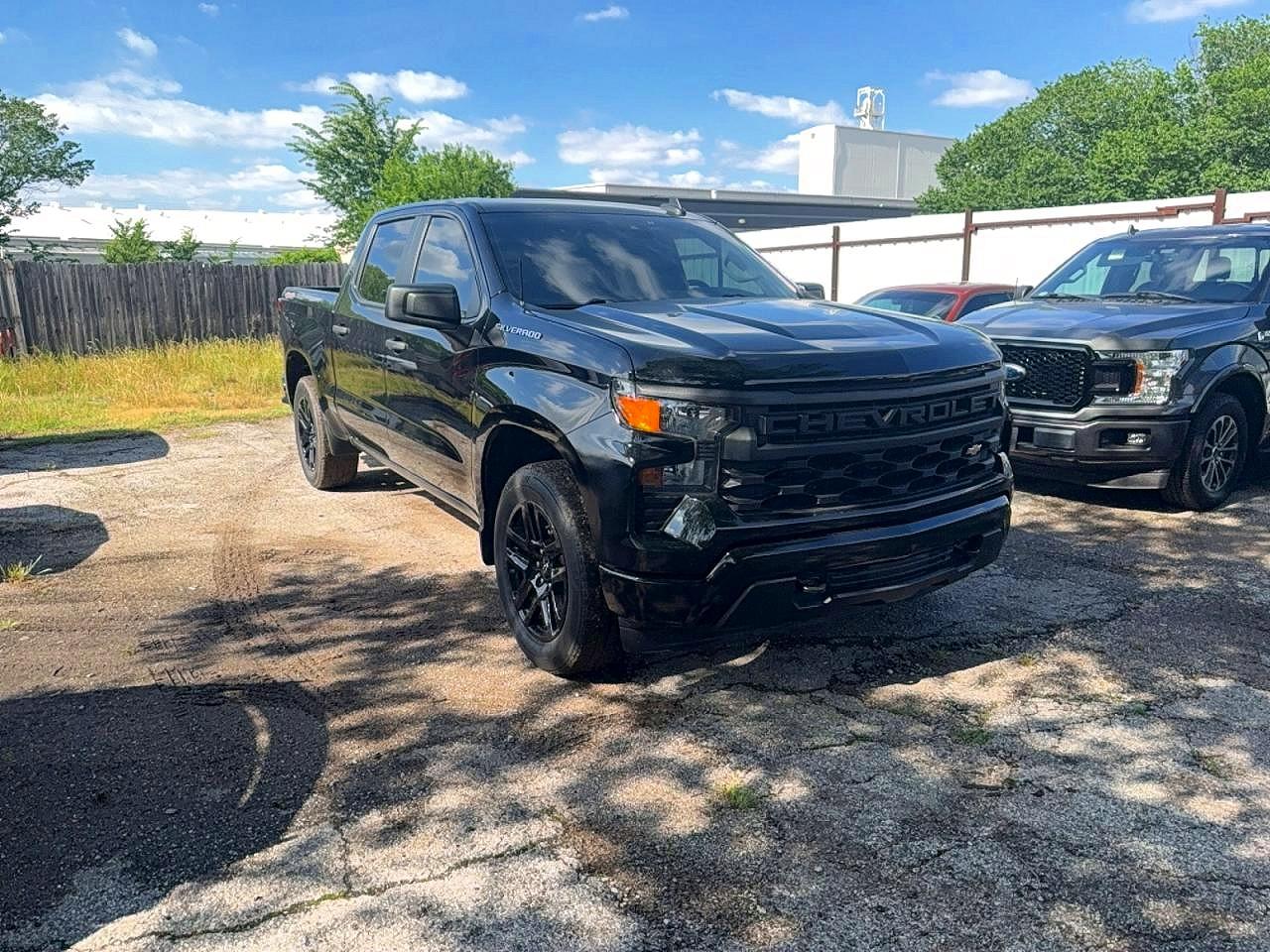 2024 Chevrolet Silverado 1500 Custom, VIN 3GCPDBEK1RG203688 — Ранее повреждён