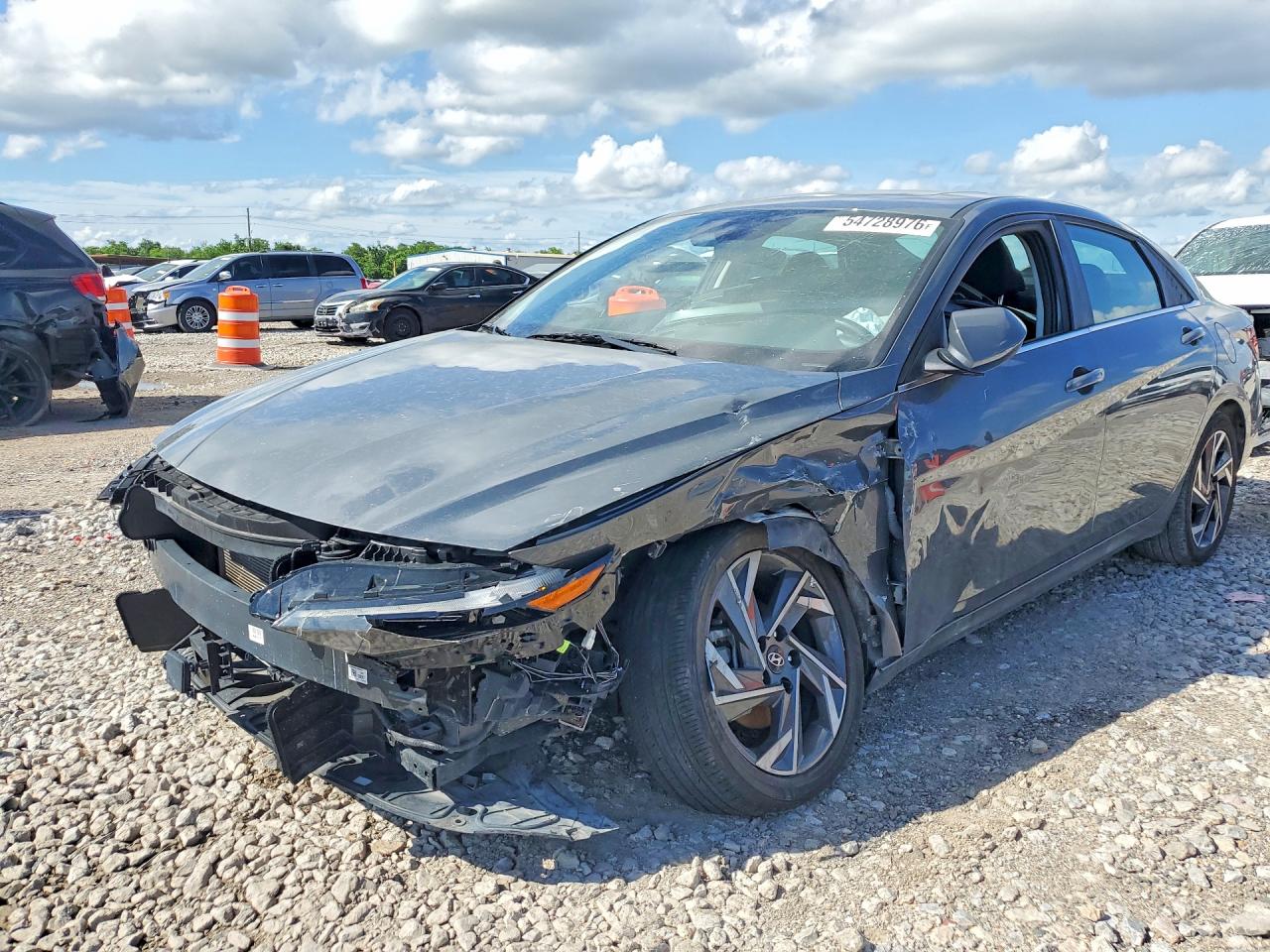 2024 Hyundai Elantra SEL, VIN KMHLS4DG7RU787245 — Front end