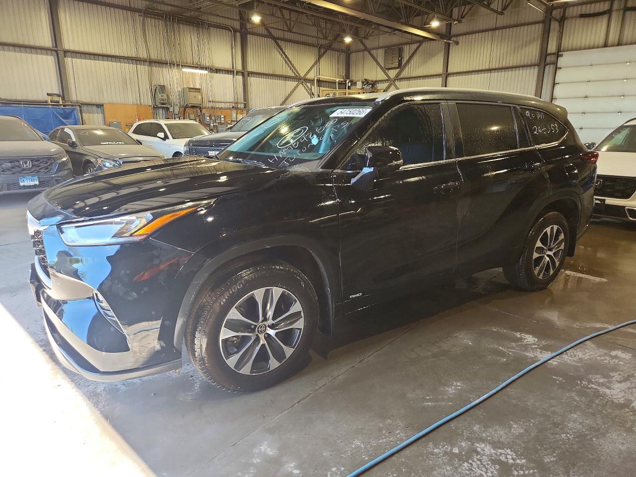 2025 Toyota Highlander Hybrid XLE Nightshade, VIN 5TDKBRCHXSS677274 — Vandalism