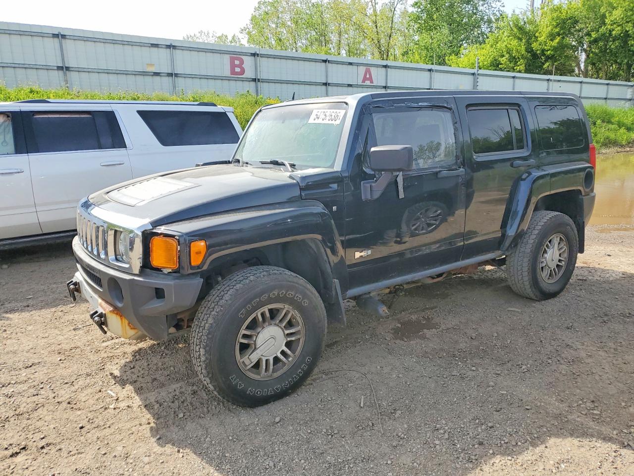 2008 Hummer H3 Luxury, VIN 5GTEN13E388168418 — Front end