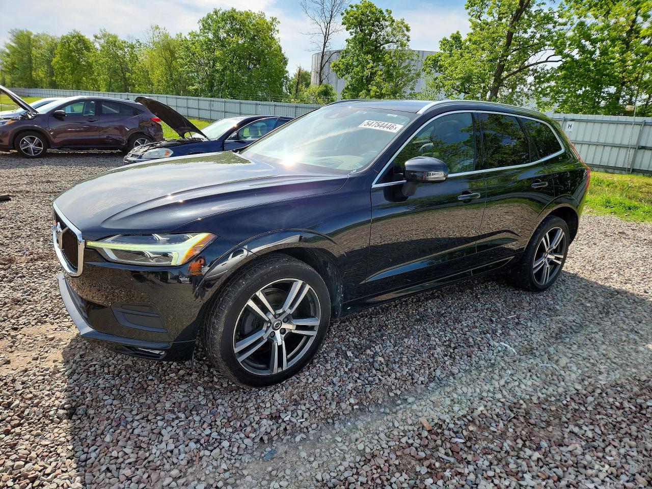 2020 Volvo XC60 Momentum, VIN YV4102RK9L1411865 — Бок