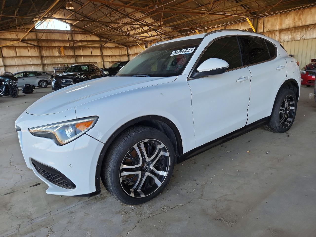 2018 Alfa Romeo Stelvio Ti, VIN ZASFAKBN2J7B75944 — Normal wear