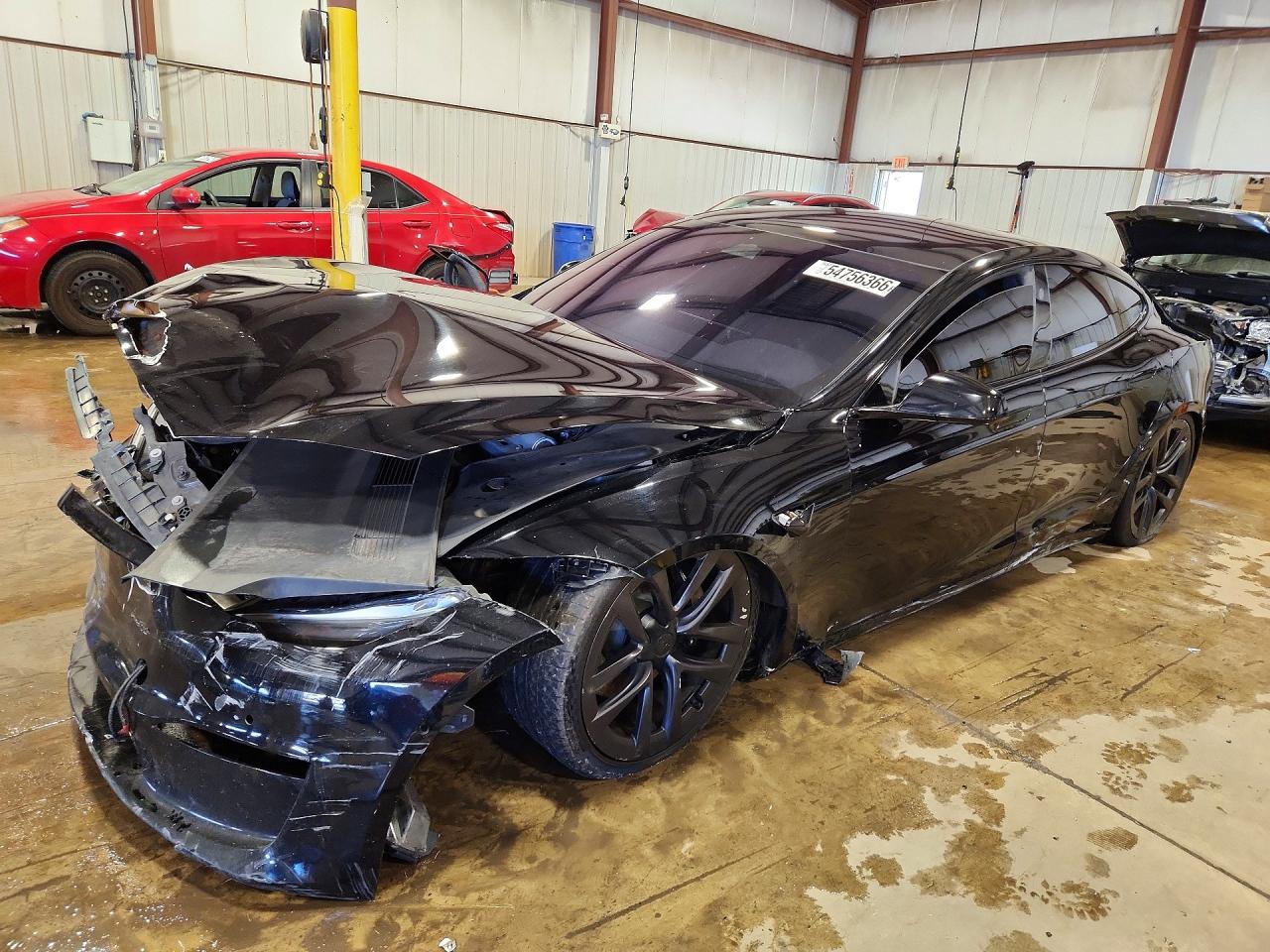 2021 Tesla Model S Long Range, VIN 5YJSA1E58MF432214 — Front end