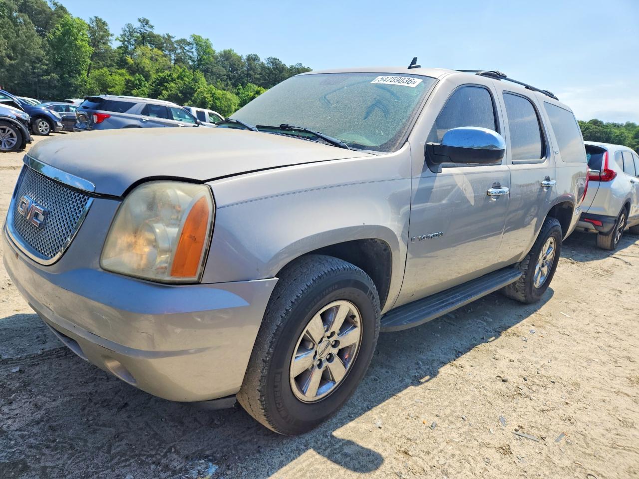 2007 GMC Yukon SLE, VIN 1GKFK13067J121842 — Front end