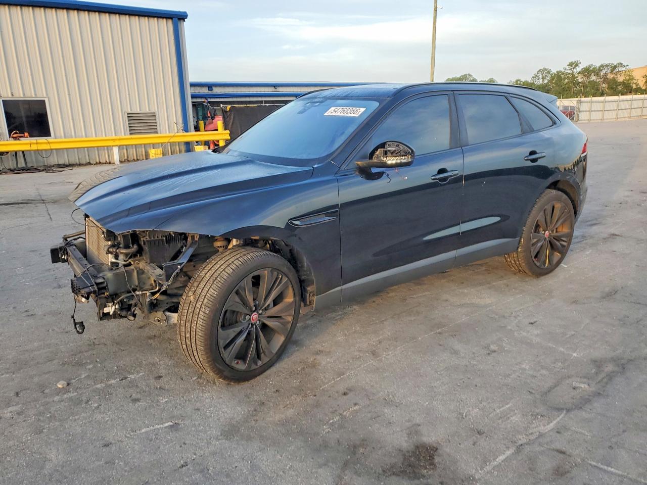 2020 Jaguar F-Pace 25t Premium, VIN SADCJ2FX1LA630798 — Front end