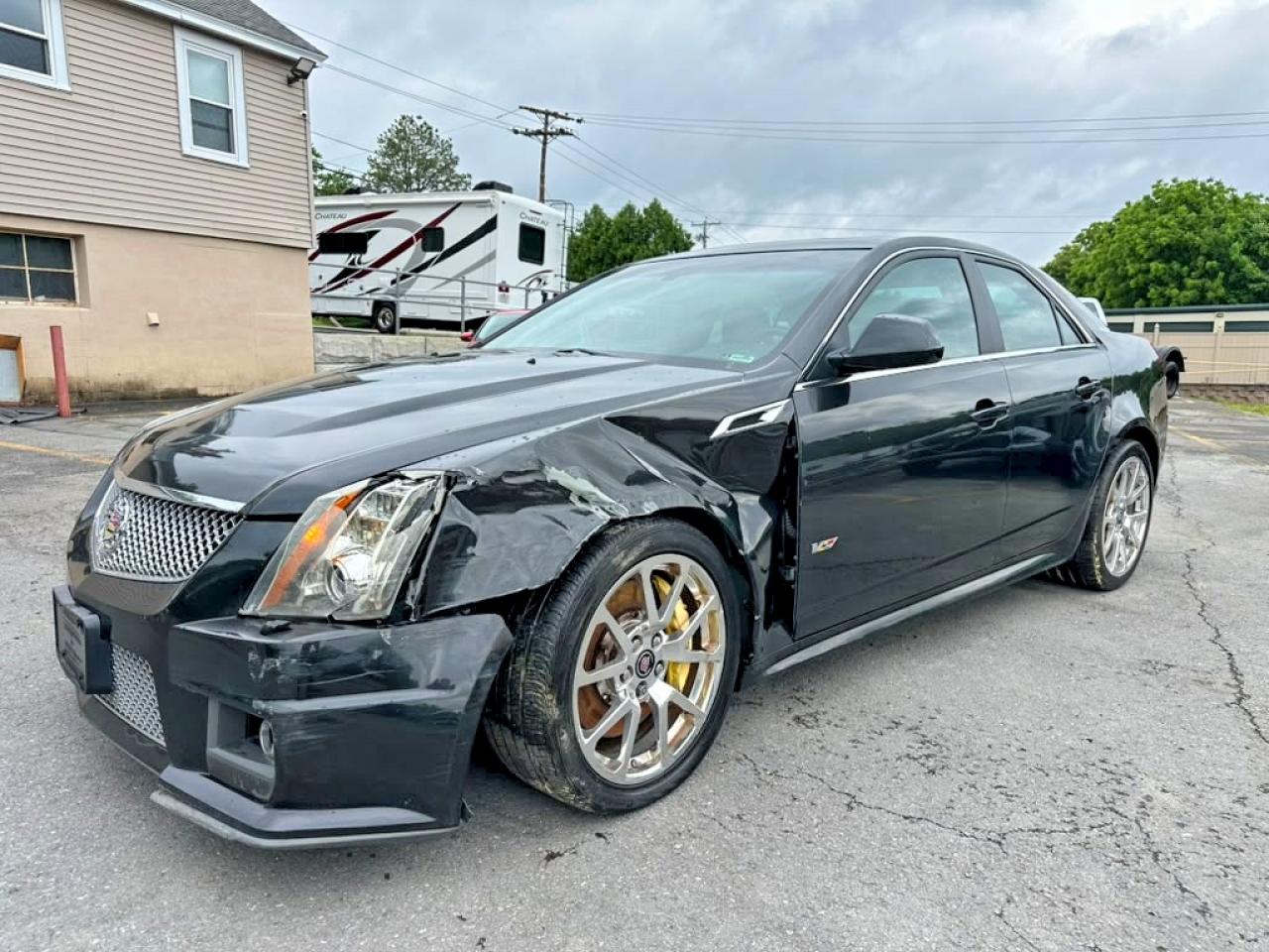 2012 Cadillac CTS-V, VIN 1G6DV5EP8C0118729 — Front end