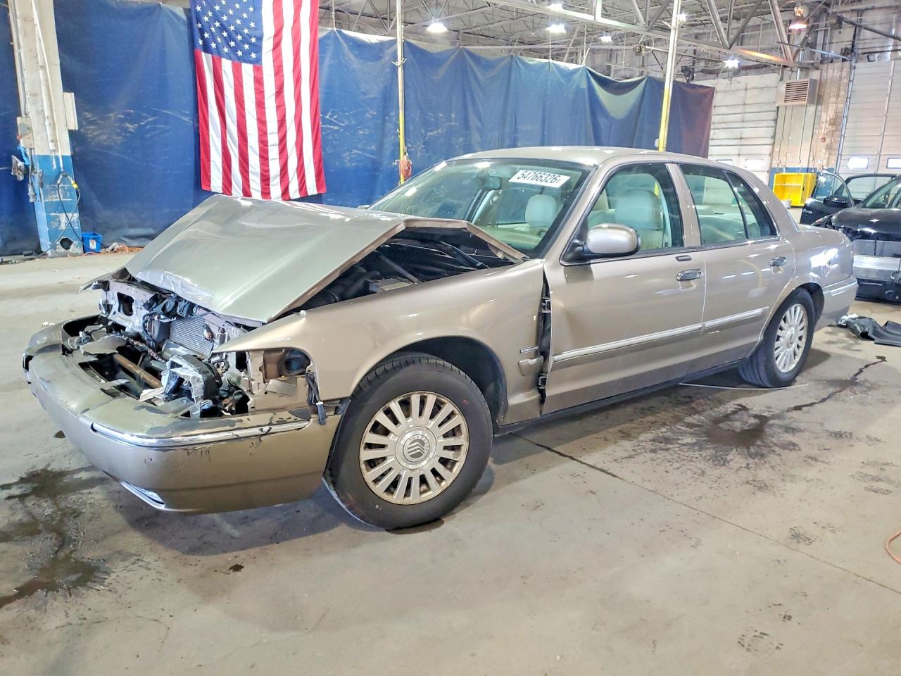 2006 Mercury Grand Marquis LS Premium, VIN 2MEHM75V06X606508 — Перед