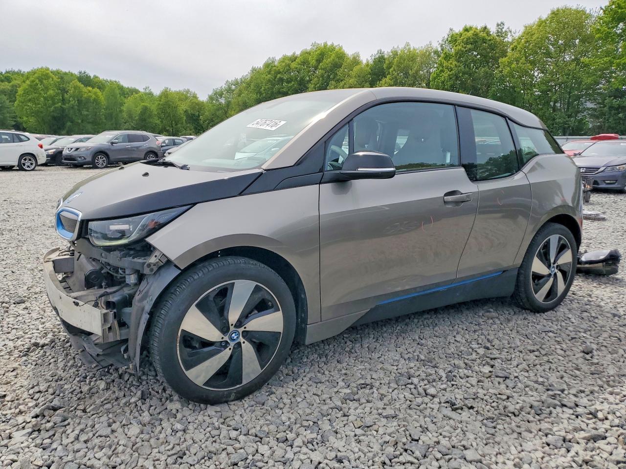 2016 BMW i3, VIN WBY1Z2C5XGV556728 — Перед