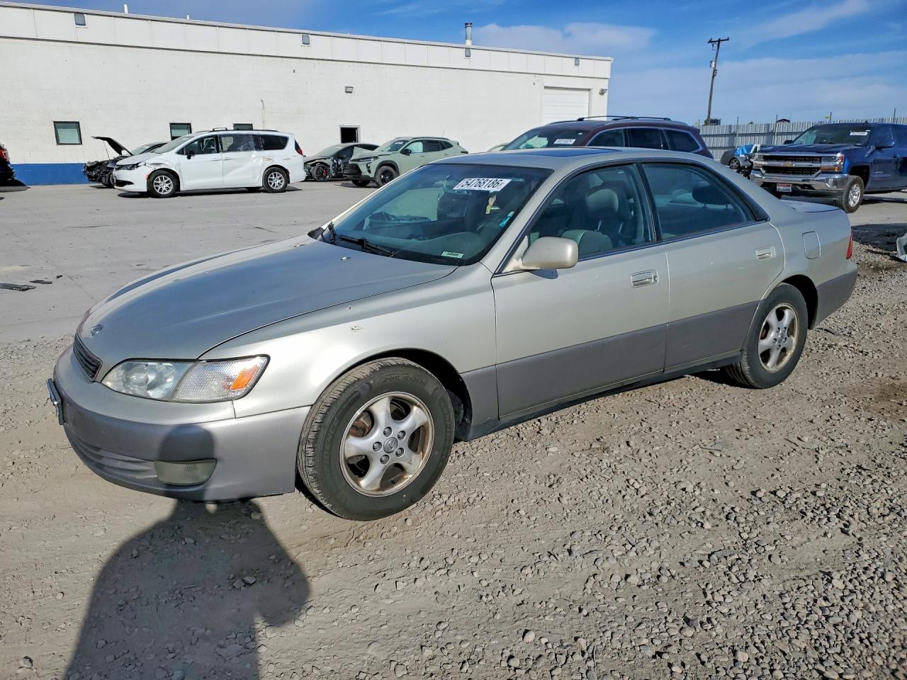 1997 Lexus ES 300, VIN JT8BF22G7V0050042 — Перед