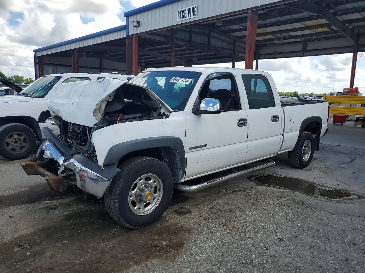 2001 Chevrolet Silverado 1500HD LS, VIN 1GCGC13U41F162657 — Перед