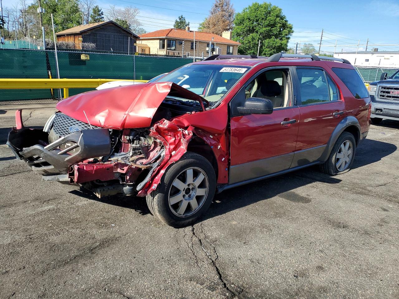 2005 Ford Freestyle SE, VIN 1FMDK01125GA62545 — Front end