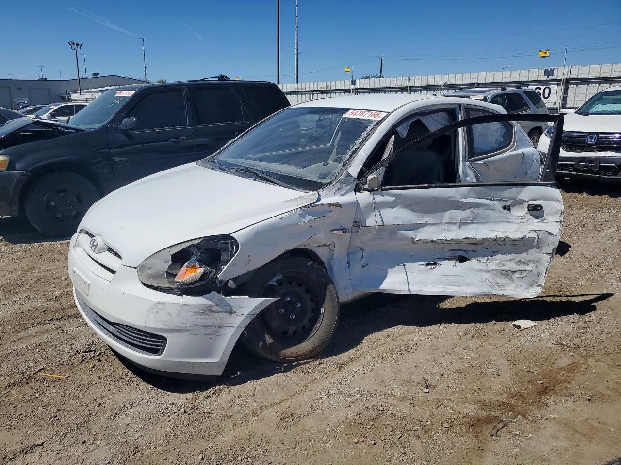 2008 Hyundai Accent GS, VIN KMHCM36C08U073891 — Side