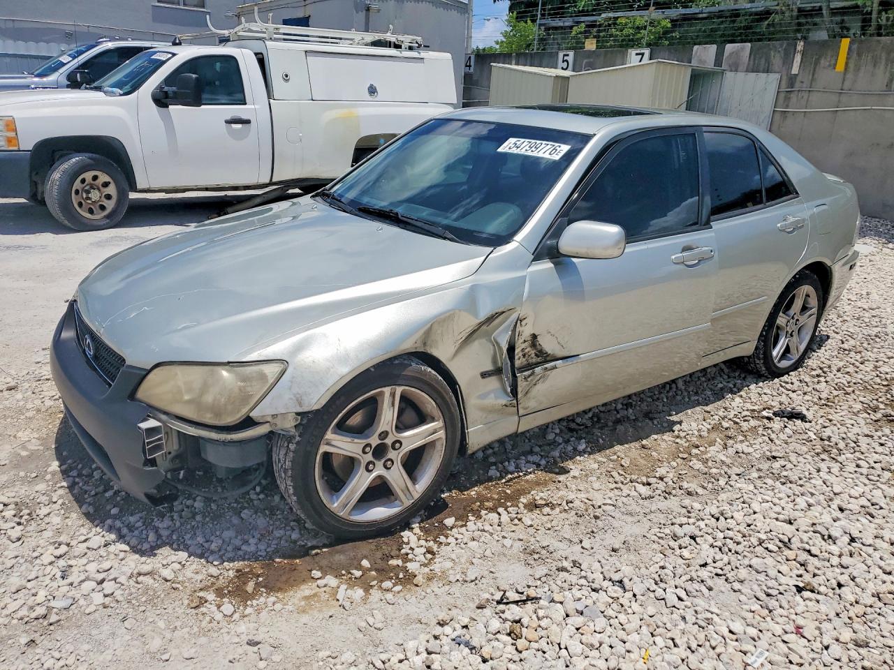 2003 Lexus IS 300/350, VIN JTHBD192X30077677 — Перед