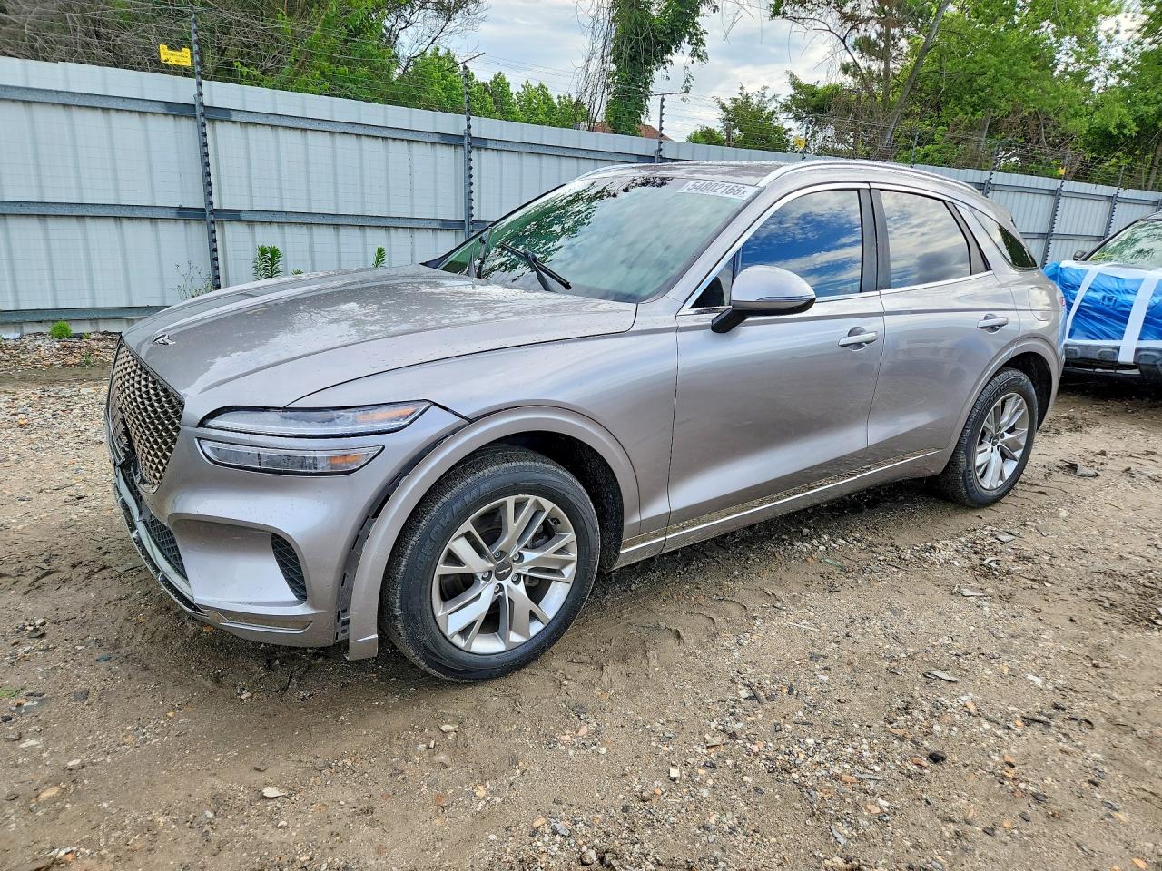 2022 Genesis GV70 2.5T, VIN KMUMADTB6NU025646 — Front end