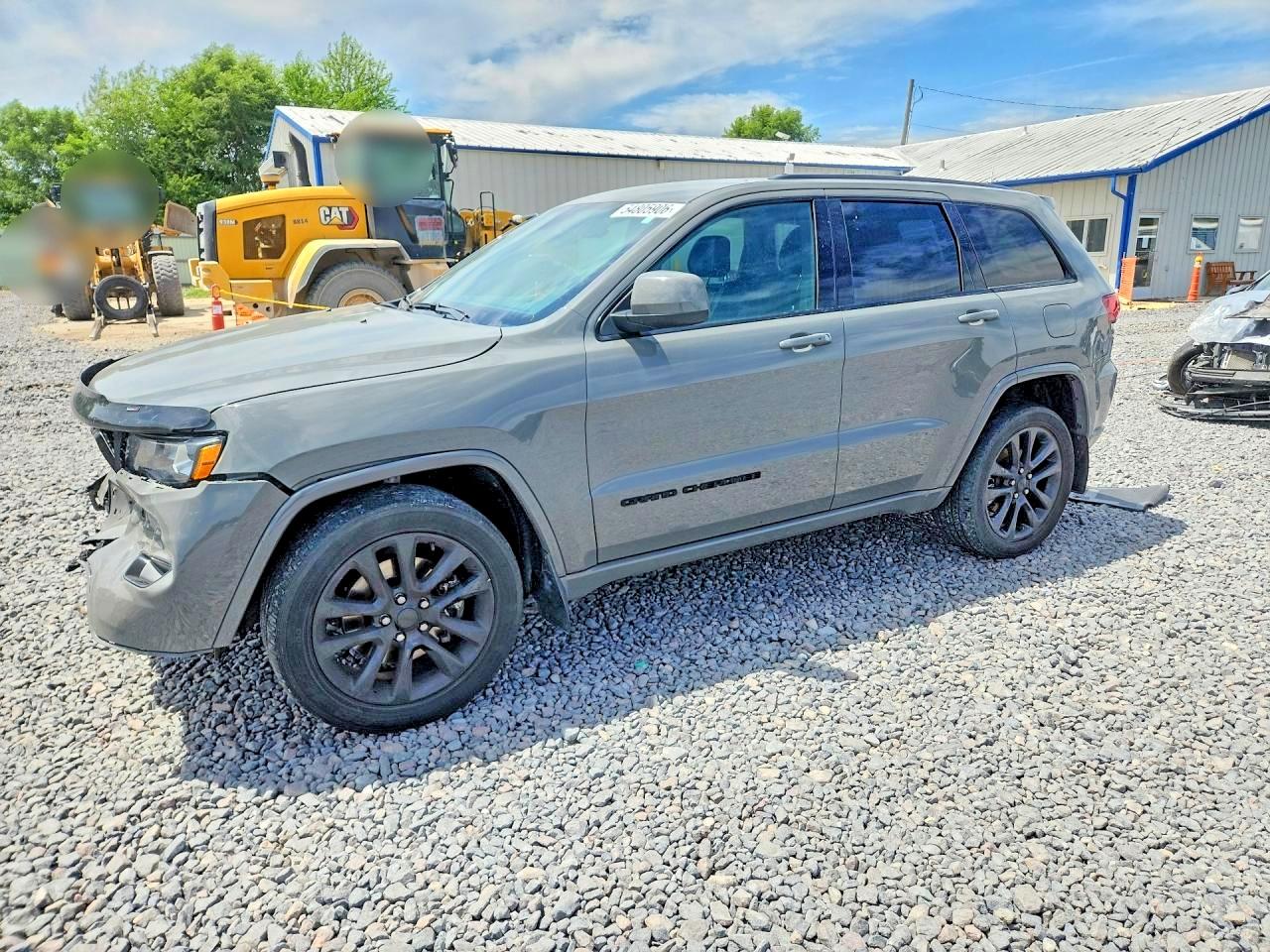 2021 Jeep Grand Cherokee Freedom, VIN 1C4RJFAG8MC621364 — Front end