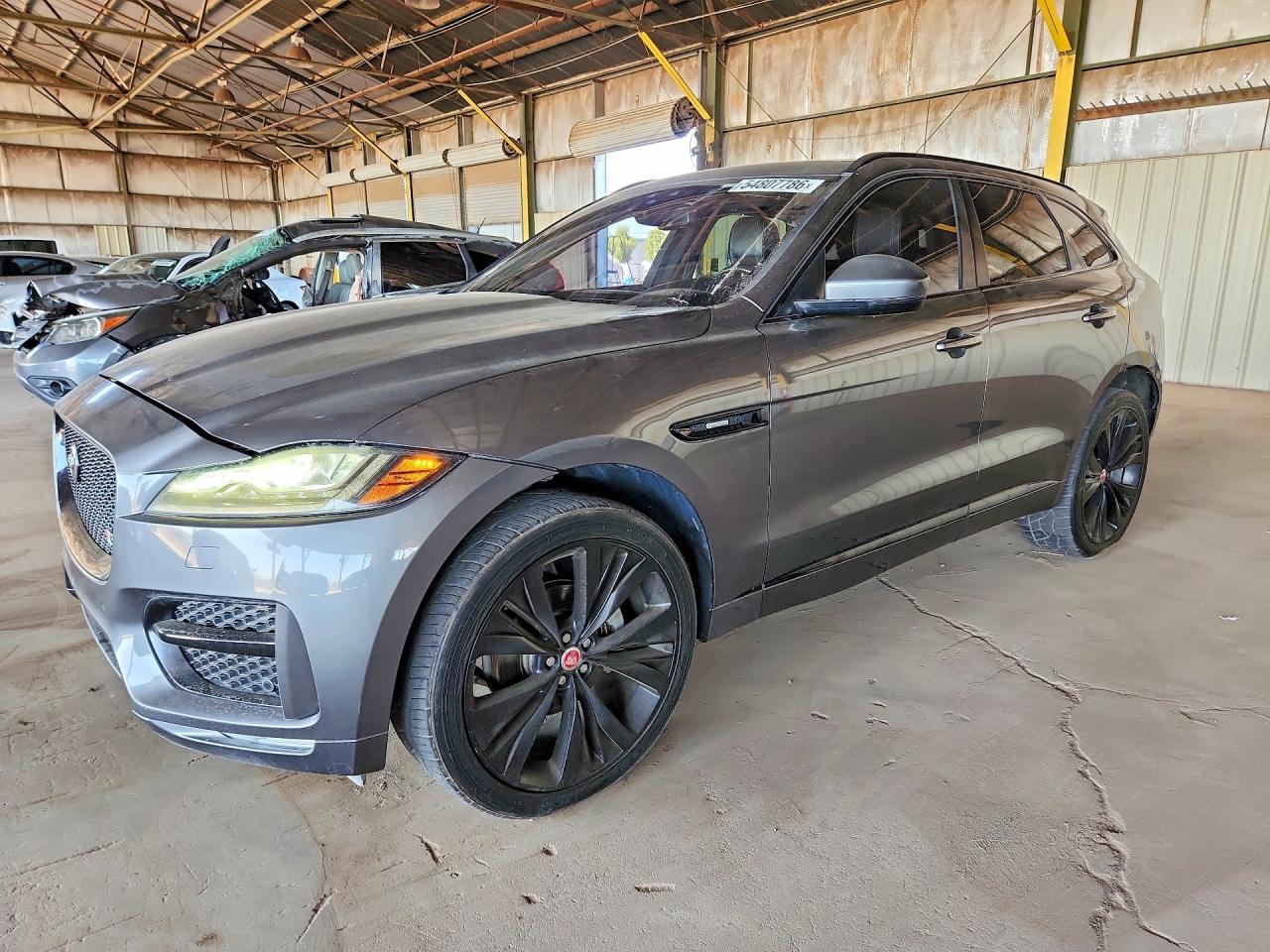2018 Jaguar F-Pace 25t R-Sport, VIN SADCL2FX8JA269643 — Normal wear